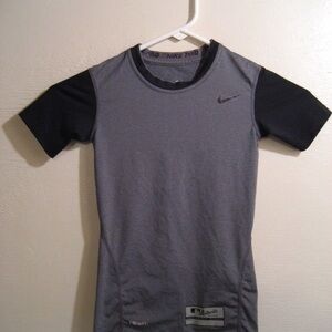 boys NIKE PRO DRY FIT shirt size small